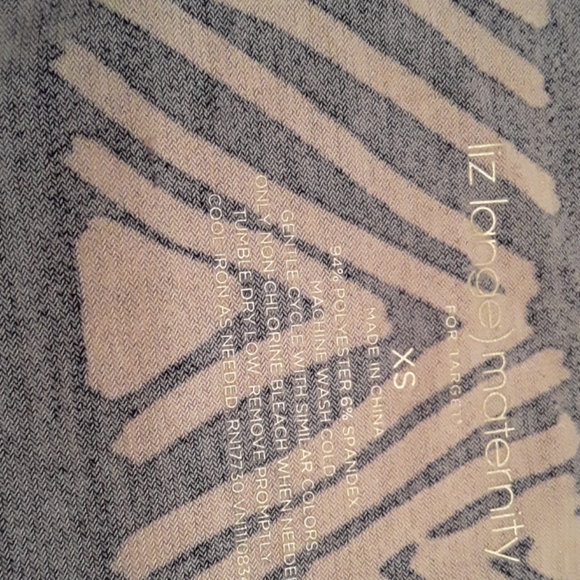 Liz Lange for Target XS Maternity Top - Picture 6 of 8